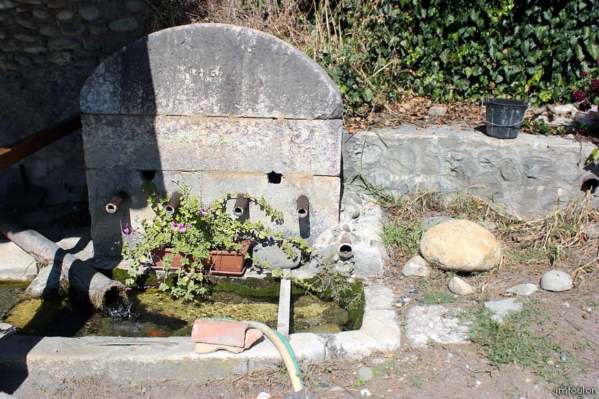 theze-jardins-10web.jpg - Thèze - La fontaine (1864)