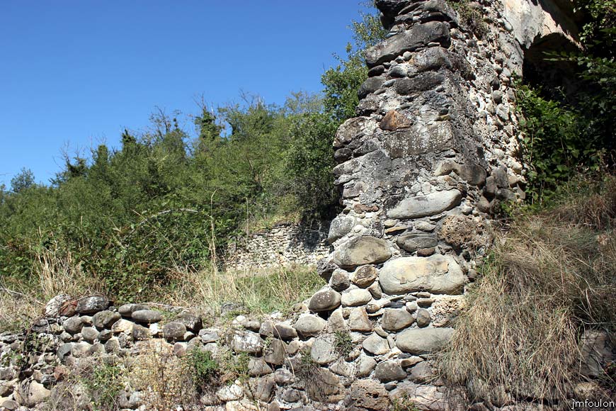 theze-pigeonnier-07web.jpg - Thèze - Autre vue sur l'ouvrage