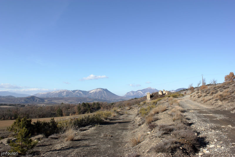 theze-tour-chenes_046.JPG - Les Ponchons (ruine)