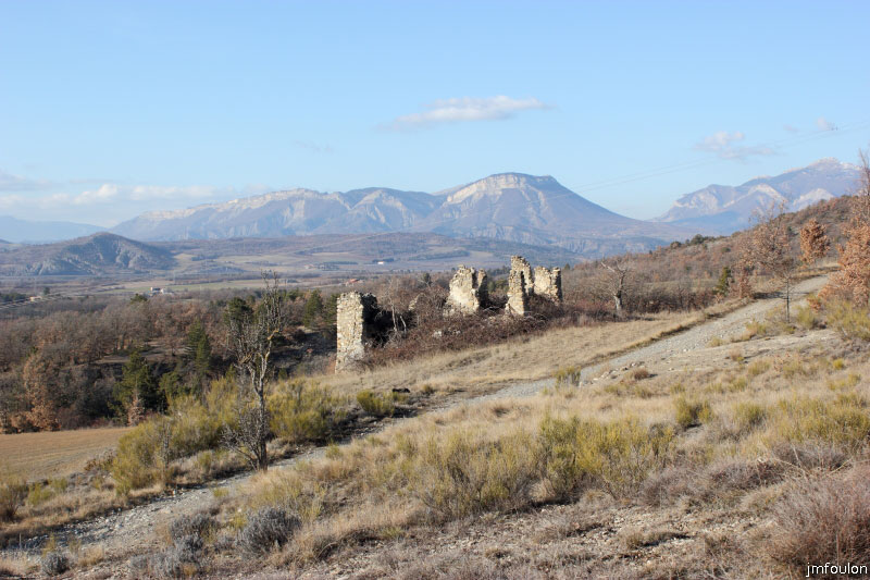 theze-tour-chenes_047.JPG - Les Ponchons (ruine)