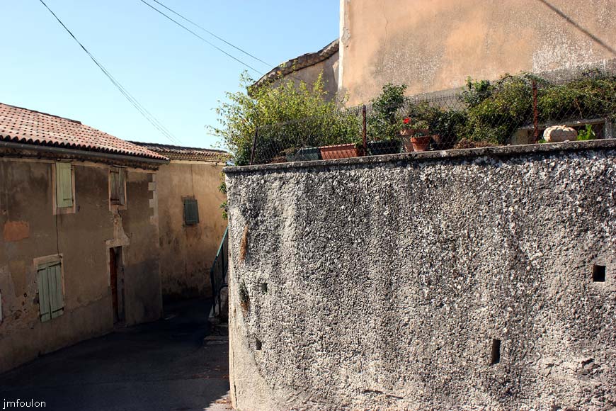 theze-18web.jpg - Théze - La même rue encore plus à l'Est