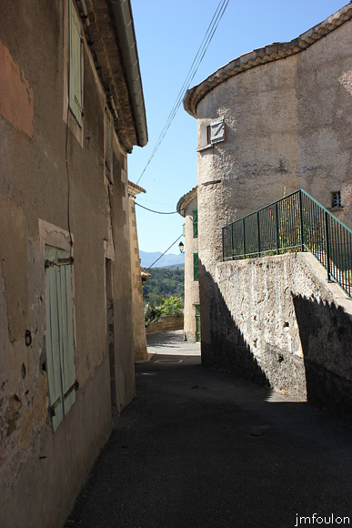 theze-29web.jpg - Théze - Rue au Sud du village