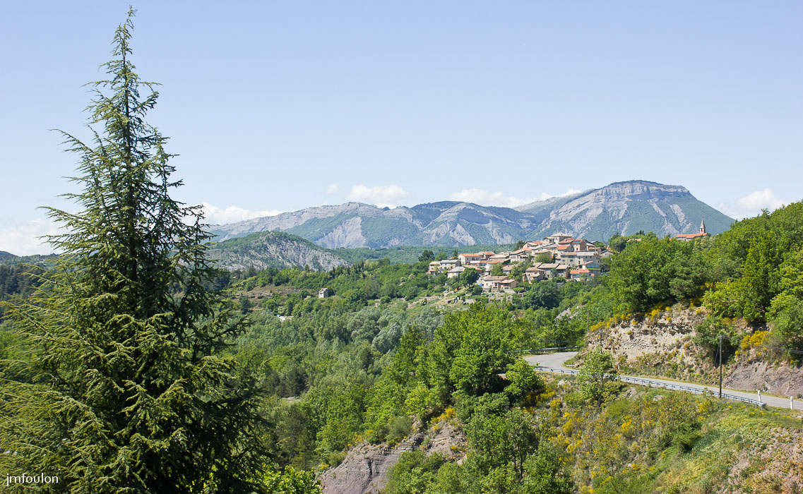 theze-tr-chenes-005-2.jpg - Thèze depuis le Haut PLanet