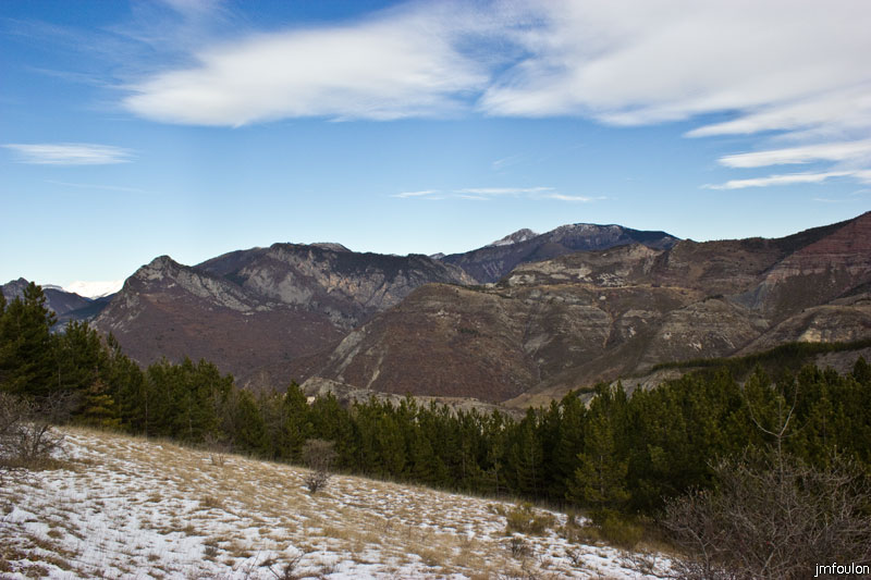 tour-du-puy-013.jpg - Vue vers le Nord/Est. Nous sommes maintenant à environ 1100 m d'altitude