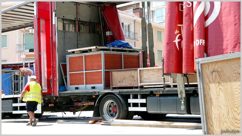 tour-france-274web.jpg - Démontage des diverses stuctures