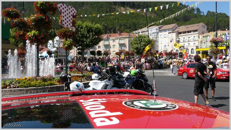 tour-france-237web.jpg - 12h45 Départ de la course