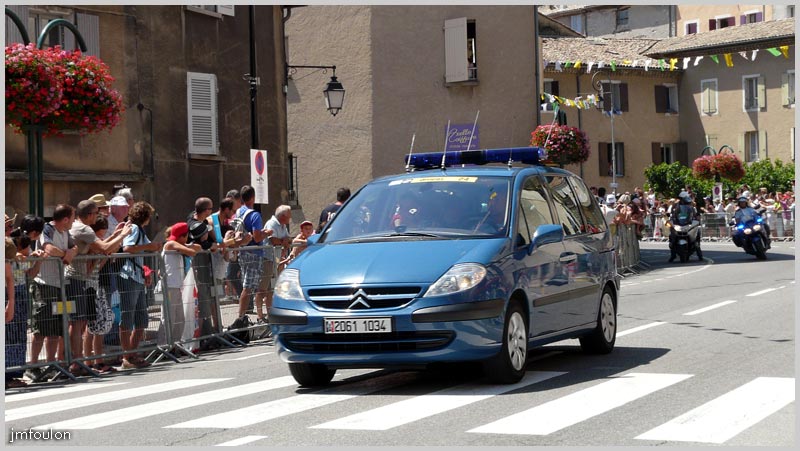 tour-france-243web.jpg - 12h45 Départ de la course