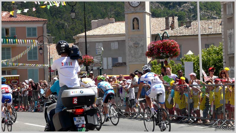 tour-france-251web.jpg - 12h45 Départ de la course