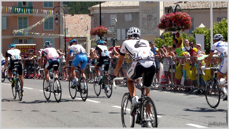 tour-france-252web.jpg - 12h45 Départ de la course