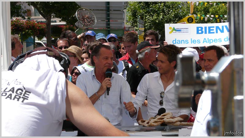 tour-france-57web.jpg - Michel  leeb et l'animateur