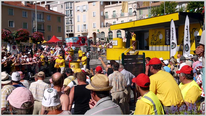 tour-france-02web.jpg - Le Podium et le public