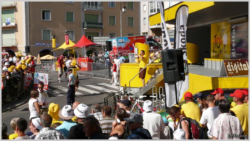 tour-france-04web.jpg - Le Podium et le public