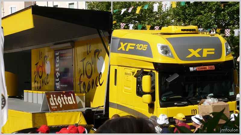 tour-france-05web.jpg - La cabine du Camion-Podium