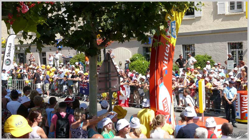 tour-france-221web.jpg - La ligne de départ