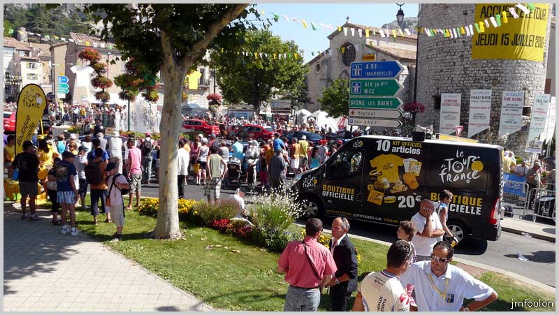 tour-france-92web.jpg - Au rond-point