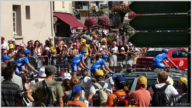 tour-france-96web.jpg - Départ de la course locale du matin