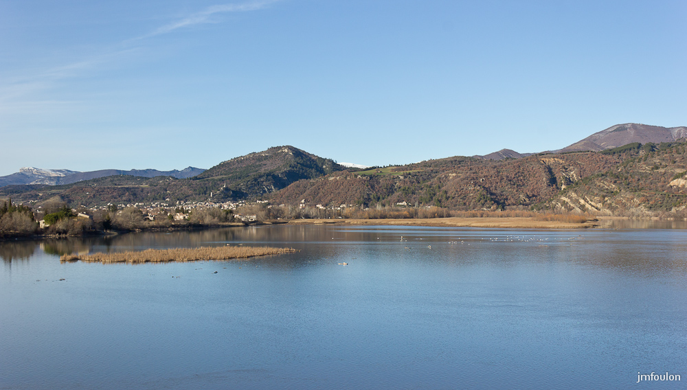 tr-lac-chateau-019.jpg - Le lac depuis le pont-barrage de l'Escale