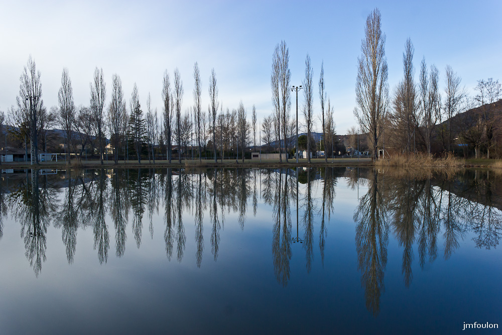 tr-lac-chateau-024.jpg - Reflets ...
