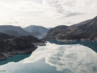 Lac de Serre-Ponçon  Vue depuis le belvédère de Le-Sauze-du-Lac - Le barrage