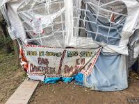 Lyon - 3 janvier 2024  Lyon - Croix-Rousse - Montée de la Grande-Côte. Ici quelques tentes de migrants sont installées ...