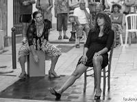 Noir & Blanc - Scènes de Vie  Le temps d'un Etreinte - Spectacle dans la rue à Sisteron 3/4