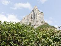 Orpierre  Vue sur le rocher de Quiquillon au Nord
