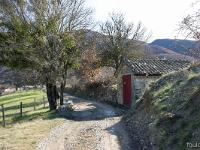 Sisteron : Entre Chauffe-Piasses & Paresous  Cabanon en bordure de chemin 3/3