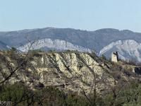 Vestiges du château de Châteauneuf de Chabre - XIIIe  Vue du château Sud et Est (zoom 250mm)