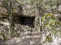 Plateau de Ganagobie (04)  Source sous la roche à l'Ouest de Villevielle 4/4 ...