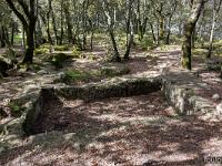 Plateau de Ganagobie (04)  La carrière de meules - Une autre vue sur le bassin carré ...