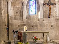 Plateau de Ganagobie (04)  Monastère ND de Ganagobie - Au sol se trouve un merveilleux tapi de céramiques du XIIe.