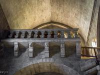 Plateau de Ganagobie (04)  Monastère ND de Ganagobie - La tribune au dessus de l'entrée ou se trouve l'orgue ...