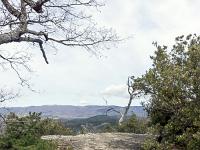Plateau de Ganagobie (04)  Le plateau - Autre vue sur le sentier ( Ouest ) ...