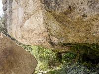 Plateau de Ganagobie (04)  La baume. C'est ici que les moines venaient chercher leur eau 1/2 ...