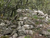 Plateau de Ganagobie (04)  Les ruines du viilage de villevieille - Autres vestiges ...