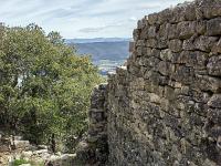 Plateau de Ganagobie (04)  Le rempart de Villevieille - Le rempart vu de l'intérieur (vue vers l'Est) ...