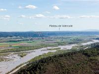 Plateau de Ganagobie (04)  Vues depuis le plateau - Autre vue vers le Sud/Est et la vallée de la Durance ...