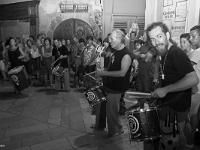 Rues en Fête - Sisteron 12 août 2015  Quatre Coins - Batakoa (déambulation)