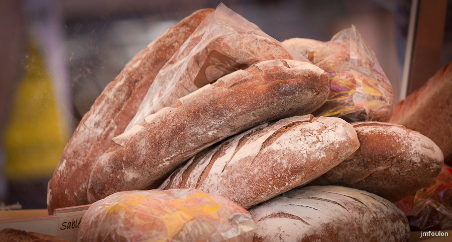 marche-08.jpg - Le bon pain bio de Cum Panis de Forcalquier