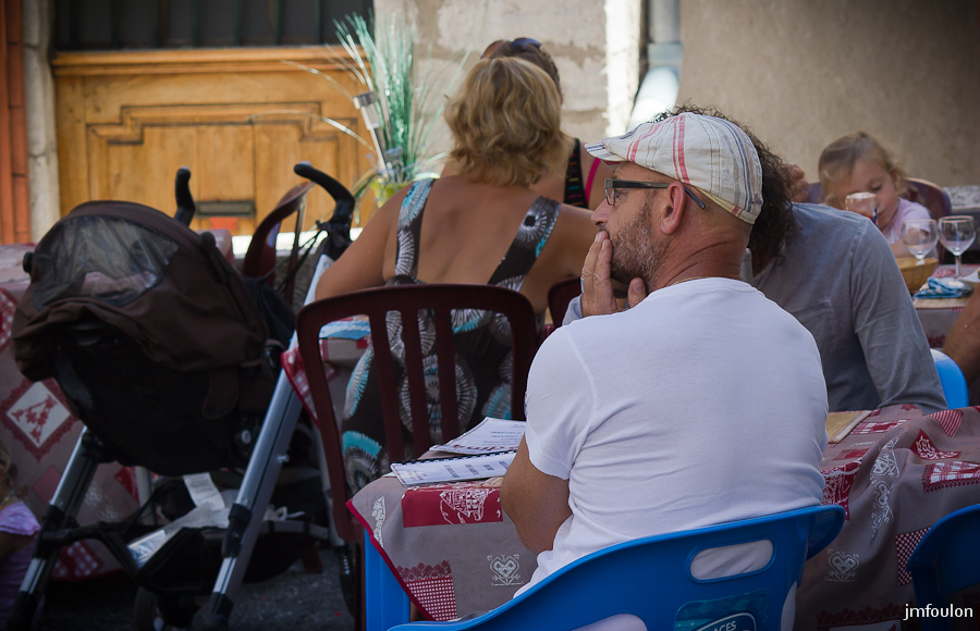 jes-4.jpg - Pause déjeuner pour Jérome et Nacer à la Médina