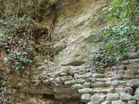 Saint Donat le Haut  Entrée du tunnel creusé vers 1883 par l'abbé Andrieux pour évacuer les matériaux afin de réaliser des fouilles qui durèrent de 1883 à 1890