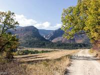 Tour du cirque de Valbelle  Vue sur Sumiou (1402m) et les crêtes de Lure au loin ou je serai tout à l'heure