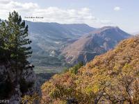 Tour du cirque de Valbelle  Vue vers le Sud/Ouest. Le pas de Jean Richaud ou je me rends et par lequel je vais redescendre tout à l'heure