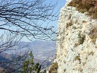 Tour du cirque de Valbelle  Vue sur la falaise