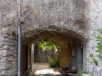 Valbelle  Valbelle (les Escoffiers) - Passage couvert ...