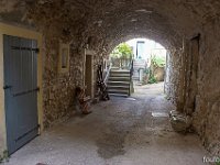 Valbelle  Valbelle (les Escoffiers) - Passage couvert ...