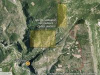 St May - Col de St May  Carte IGN vue satellite. En jaune le site de nidification de Saint May. En rouge le trajet pédestre aller/retour pour rejoindre le col de Saint May. Endroit idéal pour l'observation des vautours en vol.