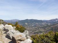Rémuzat - Rocher du Caire  Au bord de la falaise