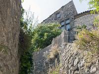 Vachères  Ruelle en escalier menant au sommet du village médiéval