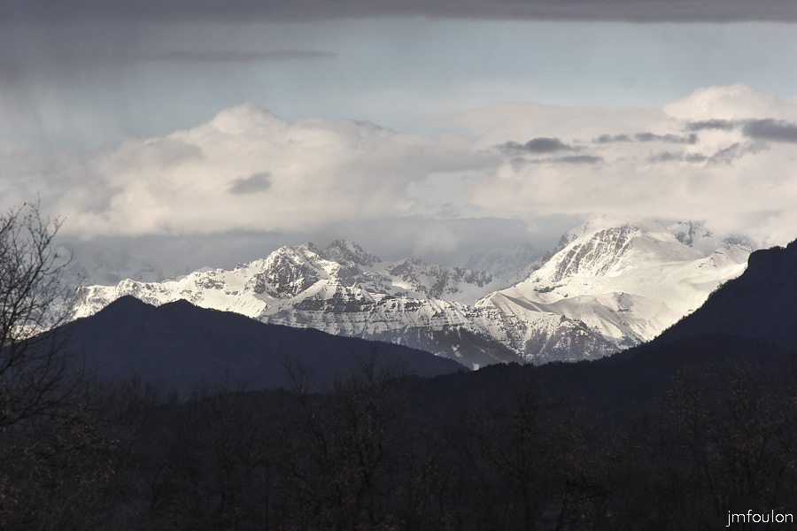 le-poet-2web.jpg - Vue sur les Ecrins depuis la rive droite de la Durance au niveau du Poët
